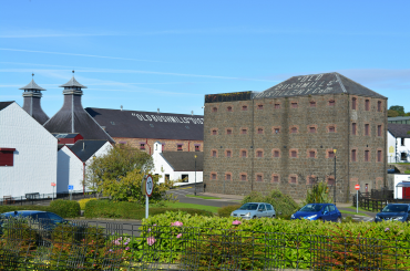 bushmills distillery tour giants causeway tours from belfast